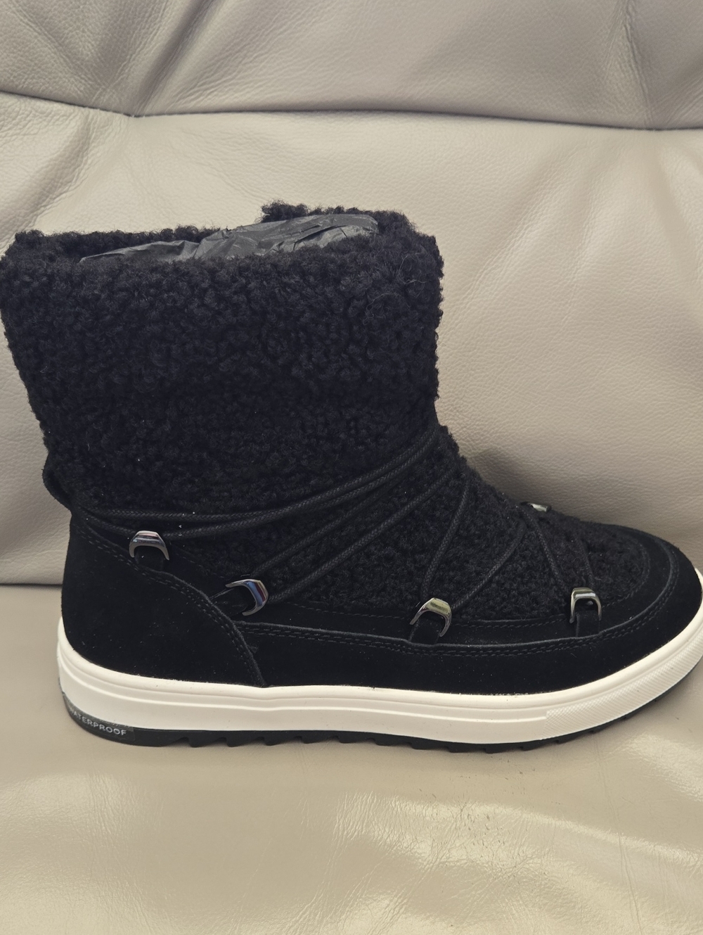 NWT Aqua College Sachi Black Lace Booties Waterproof Cold Weather Size 8.